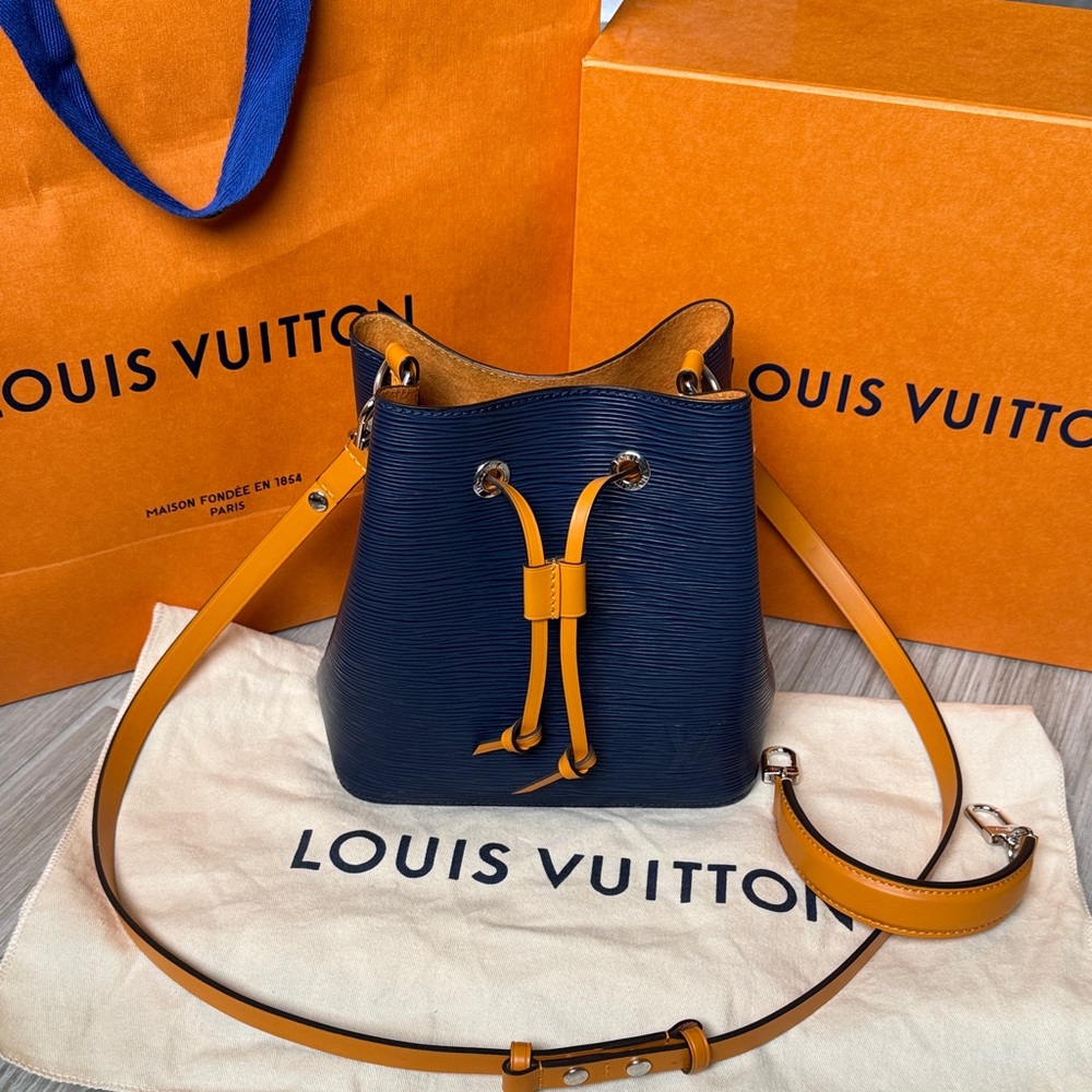 Louis Vuitton Neonoe Epi
